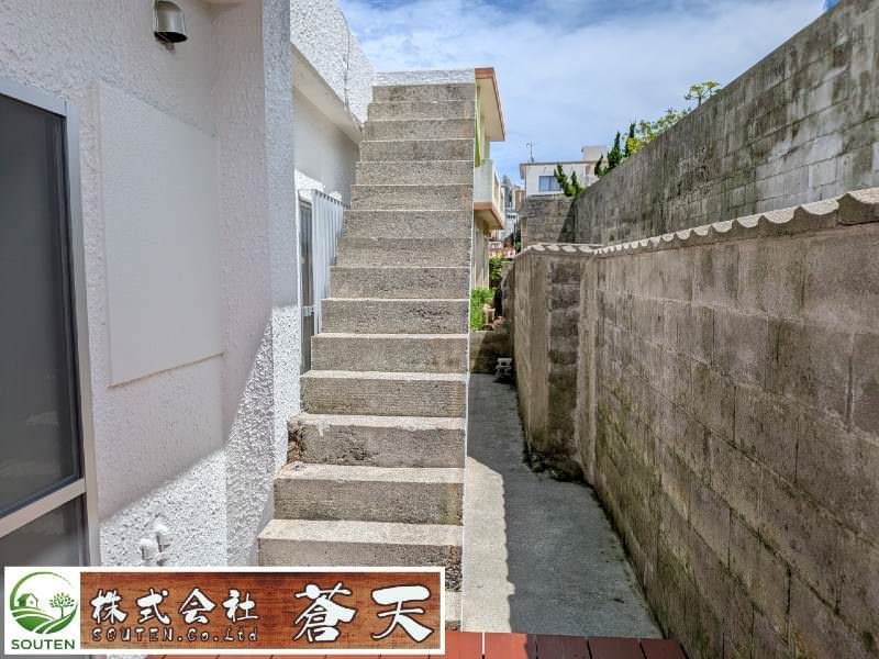 3LDK Renovated House on Large 116 Tsubo Lot in Uruma City - Thumbnail 3