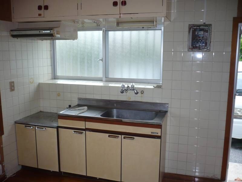 2DK Apartment for Rent in Uruma City, Okinawa - Thumbnail 4