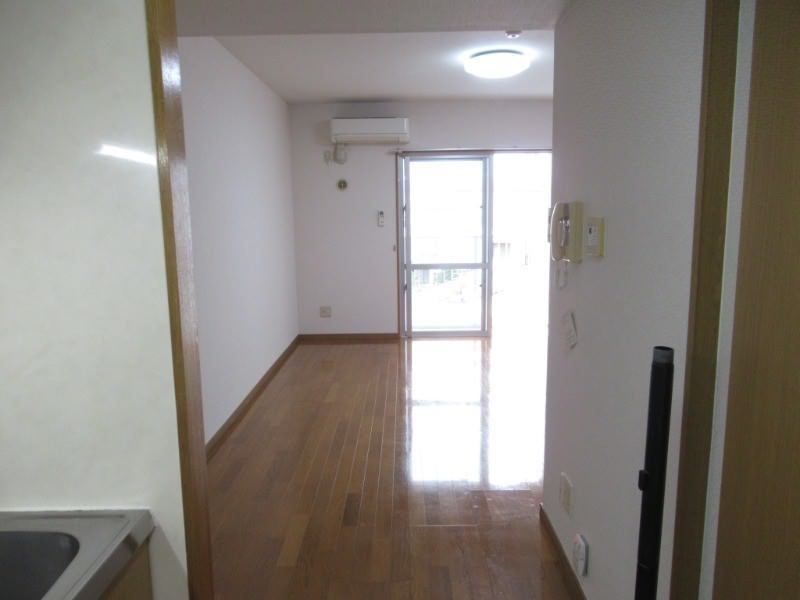 1R Apartment for Rent in Urasoe, Okinawa with Elevator - Thumbnail 4