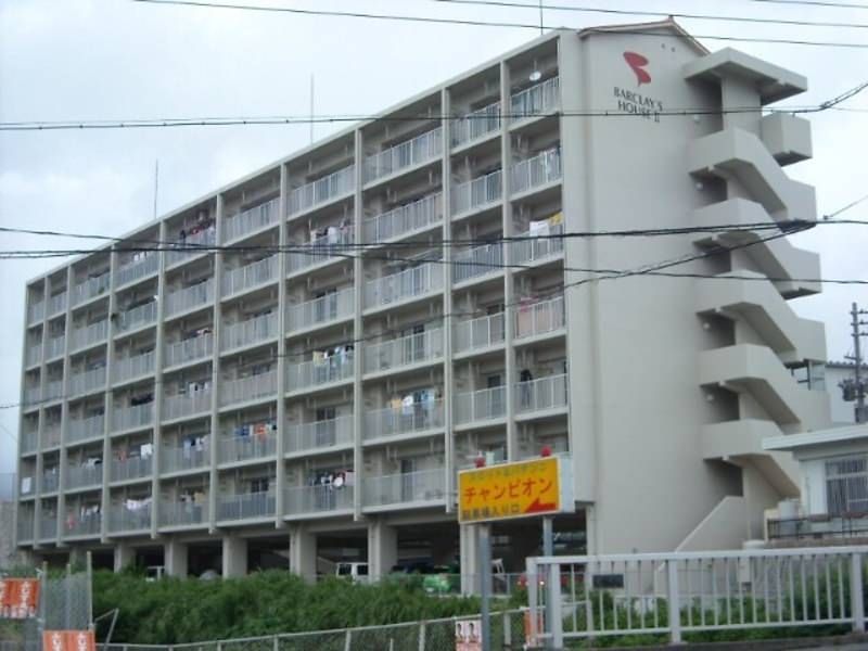 1R Apartment for Rent in Urasoe, Okinawa with Elevator - Thumbnail 2