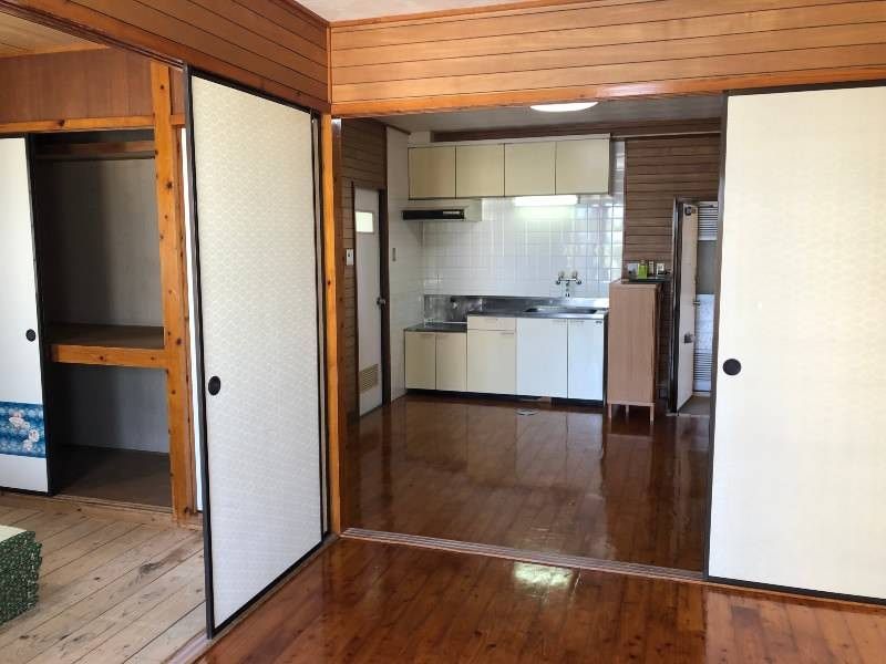 Rental 2DK Apartment in Ginowan, Okinawa - No Deposit - Thumbnail 4