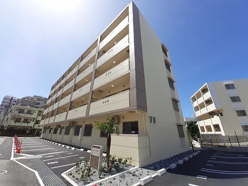 2LDK Apartment for Rent in Naha, Okinawa | Modern Amenities - Thumbnail 2