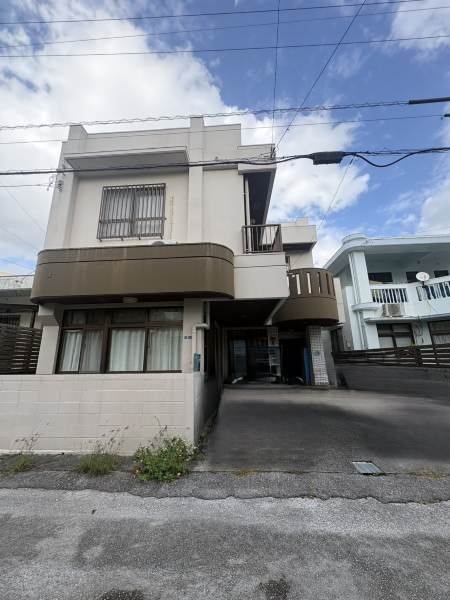 5LDK Detached House for Sale in Awase, Okinawa City - Thumbnail 2