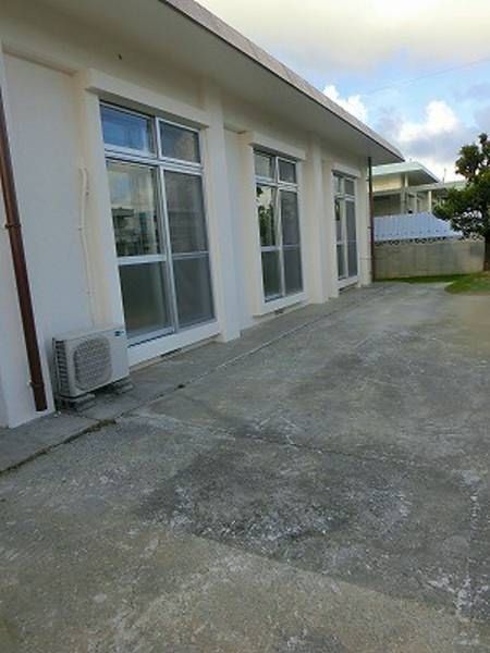 4DK Detached House in Okinawa City with Soundproofing & Renovations - Thumbnail 4
