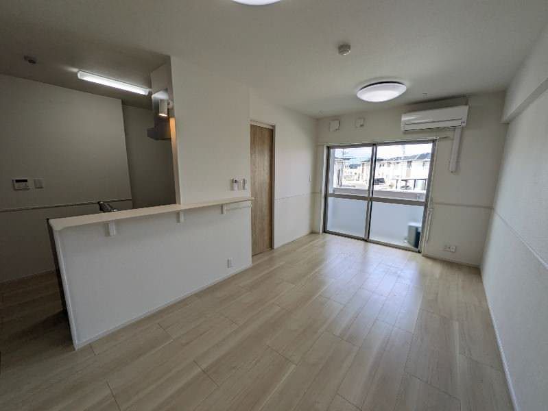 New 2LDK Pet-Friendly Apartment for Rent in Okinawa City - Main Image