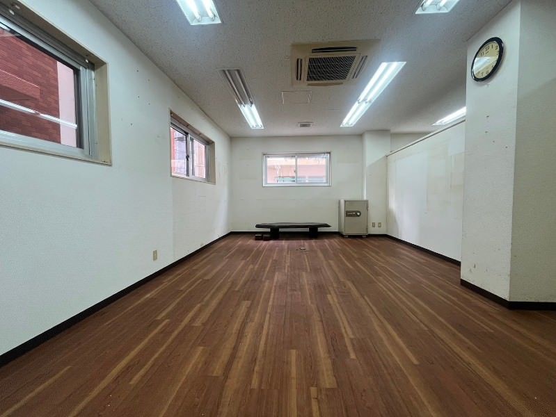 Office/Retail Space for Lease in Naha Tsuji, Okinawa - 119.6 sqm - Thumbnail 4