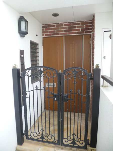 4LDK Apartment for Rent in Omoromachi, Naha, Okinawa - Thumbnail 2