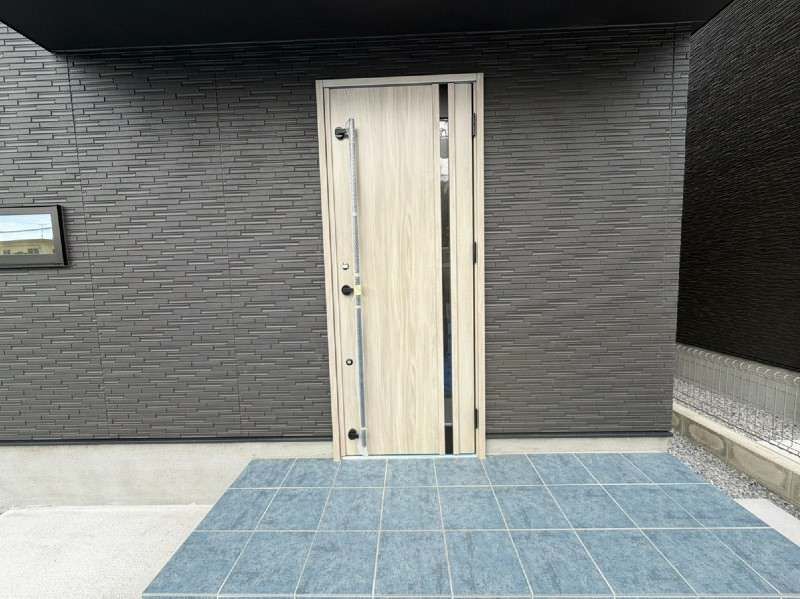 New 4LDK House in Uruma, Okinawa with Parking for 3 Cars - Thumbnail 4