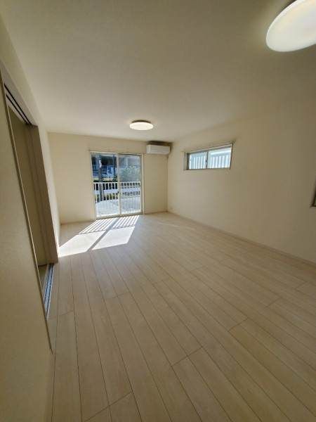 BEACHGARDEN M2 4LDK Beachside Investment House in Uruma, Okinawa - Thumbnail 3