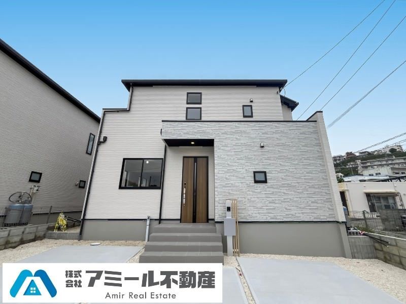 New 4LDK House for Sale in Momohara, Okinawa City - Thumbnail 2