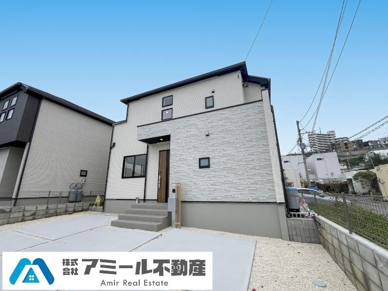 New 4LDK House for Sale in Momohara, Okinawa City - Thumbnail 3
