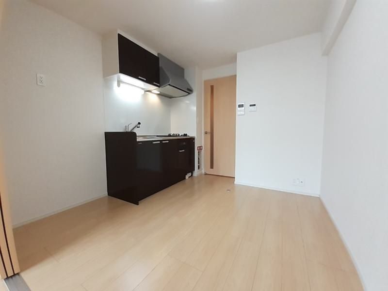 Modern 1DK Apartment for Rent in Naha Kinjo, Okinawa - Thumbnail 4