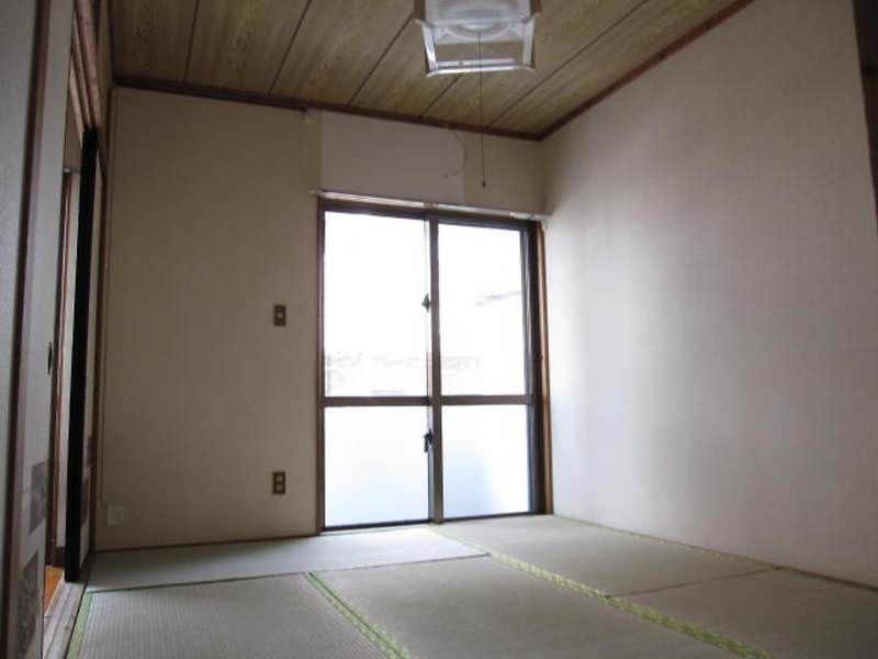 2DK Apartment for Rent in Ginowan, Okinawa | 34.71 sqm - Thumbnail 3