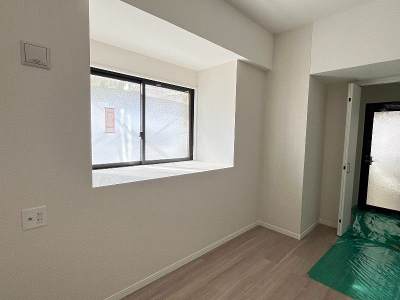 New 1LDK Apartment in Uruma with Pet Policy & Free Internet - Thumbnail 3