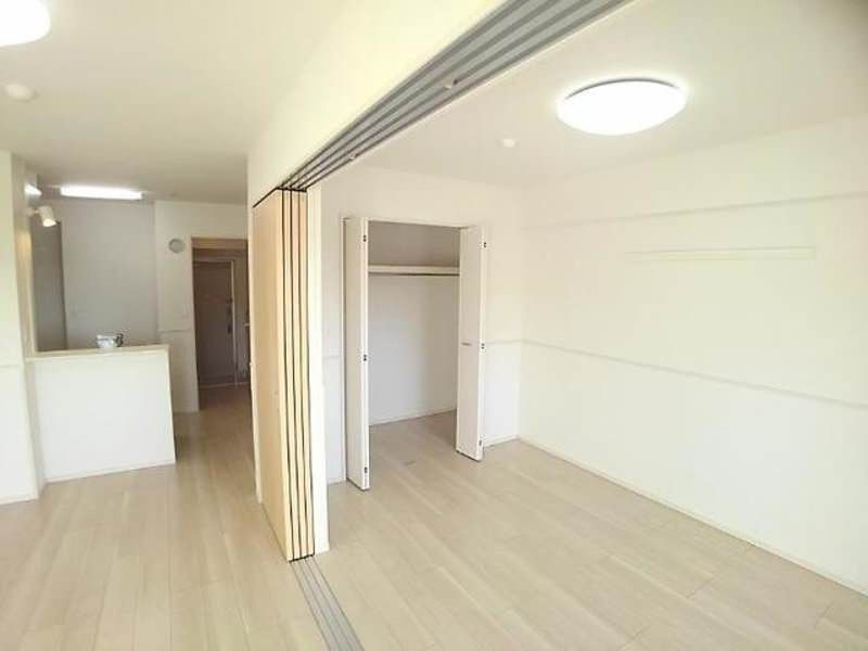 1LDK Apartment for Rent in Tomigusuku, Okinawa - 42.23 sqm - Thumbnail 3
