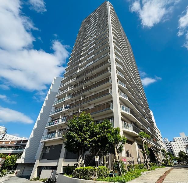 Prest Makishi Tower 3LDK Apartment for Sale in Naha, Okinawa - Thumbnail 2