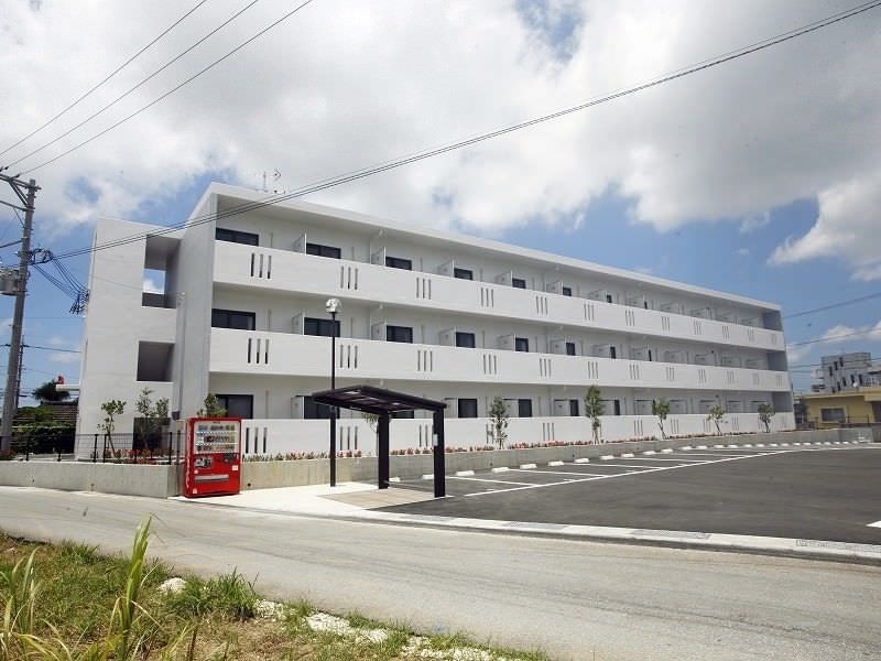 Leopalace Ryukyu 1K Apartment for Rent in Okinawa City - Main Image