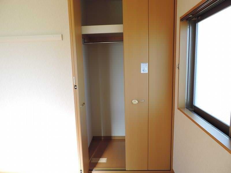 Oasis Shinsei 2DK Apartment for Rent in Nago, Okinawa - Thumbnail 4