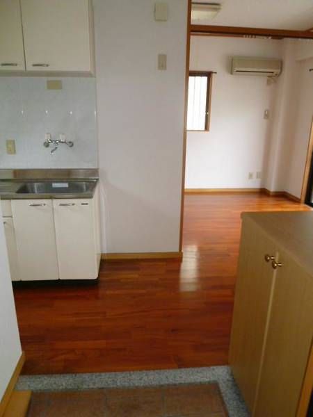 1R Apartment for Rent in Yomitan, Naha City, Okinawa - Thumbnail 4