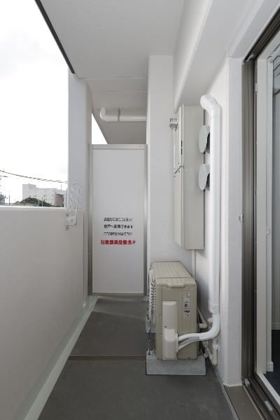 Modern 1K Apartment for Rent in Naha's Makishi, Okinawa - Thumbnail 3