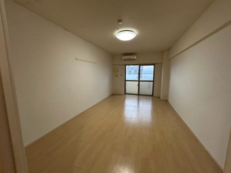 Cosmo Hills Yamauchi 202: 1K Apartment for Rent in Okinawa City - Thumbnail 2