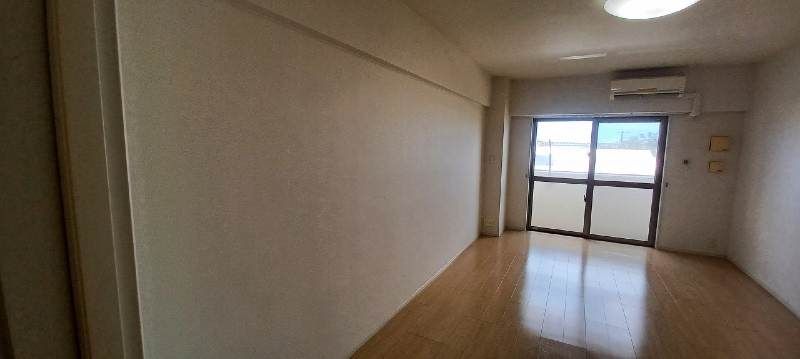 Cosmo Hills Yamauchi 202: 1K Apartment for Rent in Okinawa City - Thumbnail 3