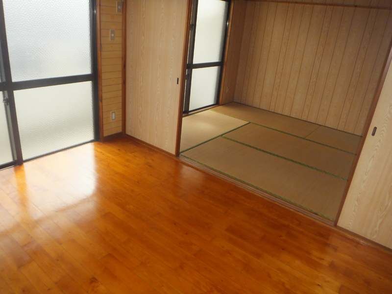 K.I Mansion 2DK Apartment for Rent in Itoman, Okinawa - Thumbnail 3
