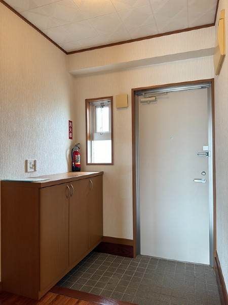 2LDK Apartment for Rent in Uechi, Okinawa City - Thumbnail 3