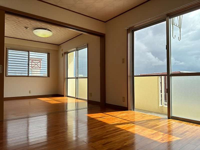 2LDK Apartment for Rent in Uechi, Okinawa City - Thumbnail 4