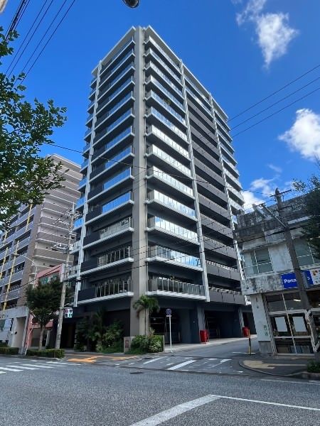 3LDK Apartment in Naha Tomari | Spacious Balcony | 2021 Build - Thumbnail 2