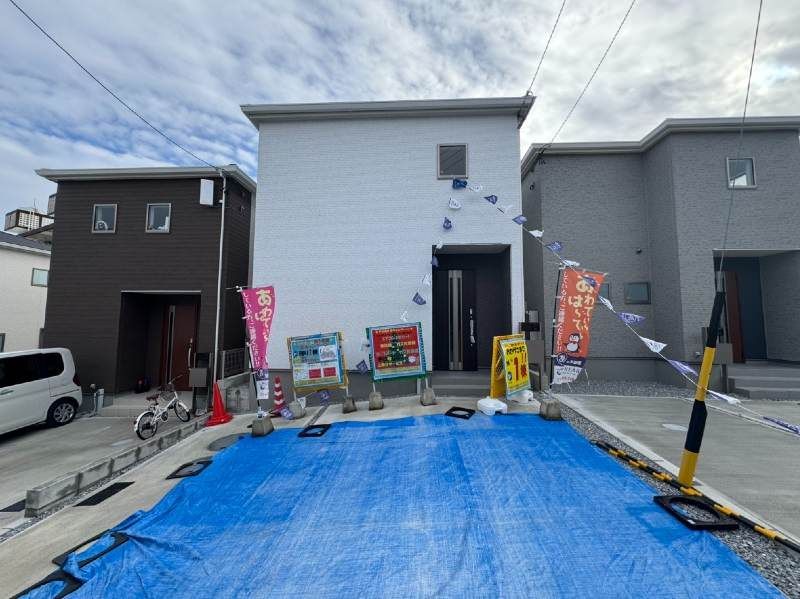 New 2025 3LDK House in Okinawa City with 2 Car Parks - Thumbnail 3