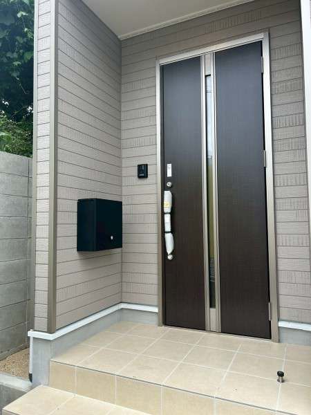 New 4LDK House for Sale in Ginowan, Okinawa with 2 Parking - Thumbnail 2