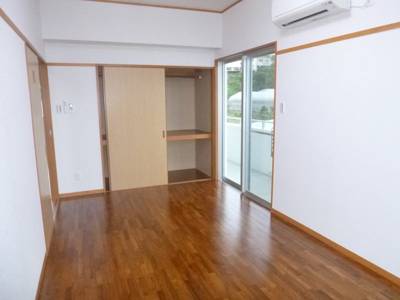 2LDK Apartment for Rent in Tomigusuku City, Okinawa - Thumbnail 3
