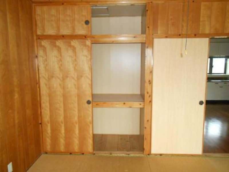 2LDK Apartment for Rent in Uruma City, Okinawa with 2 Parking Spaces - Thumbnail 4