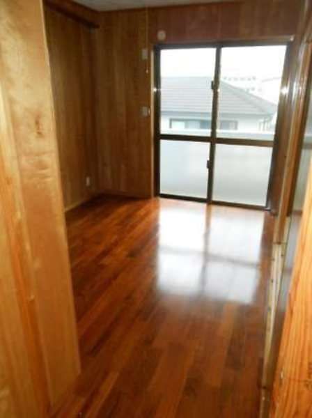 2LDK Apartment for Rent in Uruma City, Okinawa with 2 Parking Spaces - Thumbnail 3