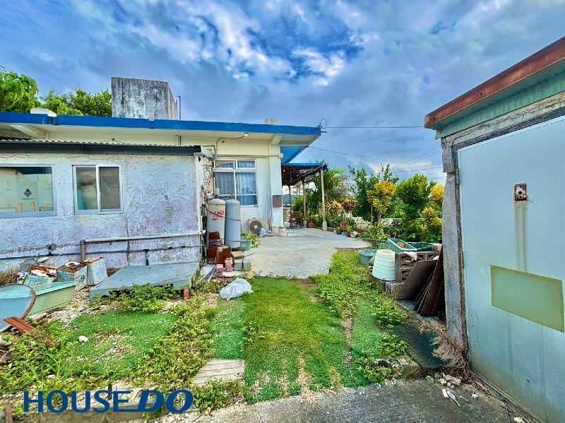 Commercial Shop with Land for Sale in Onna Village, Okinawa - Image 1