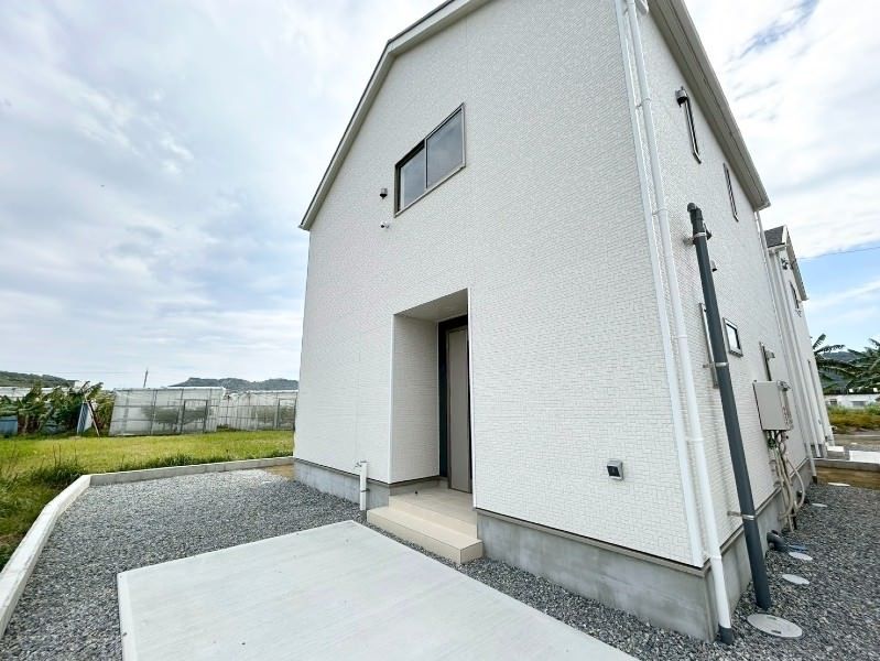 New 4LDK House for Sale in Nanjo City, Okinawa - Thumbnail 2