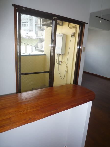 1R Studio Apartment for Rent in Urasoe, Okinawa - 34,000 Yen - Thumbnail 4
