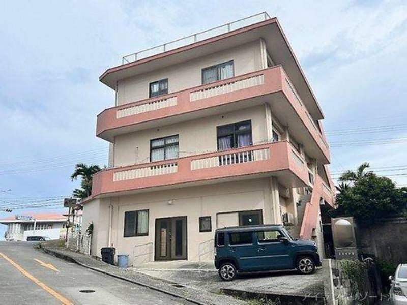 9LDK Reinforced Concrete House for Sale in Onna Village, Okinawa - Thumbnail 2