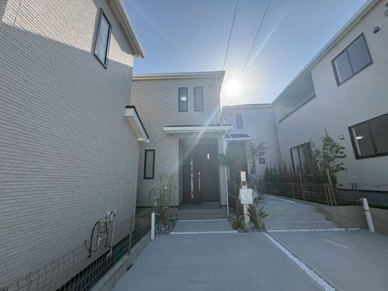 New 4LDK House for Sale in Yonabaru, Okinawa - 2026 Completion - Thumbnail 2
