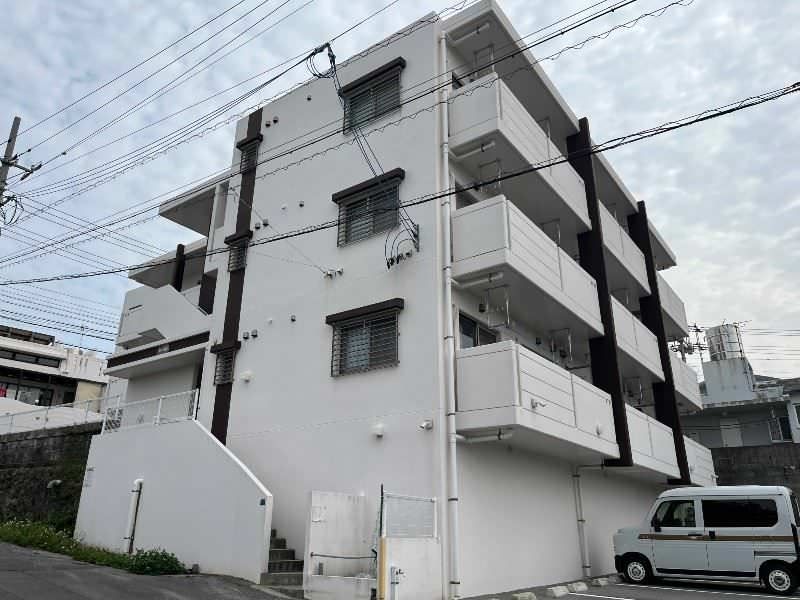 1LDK Ocean View Apartment for Rent in Ginowan, Okinawa - Thumbnail 2