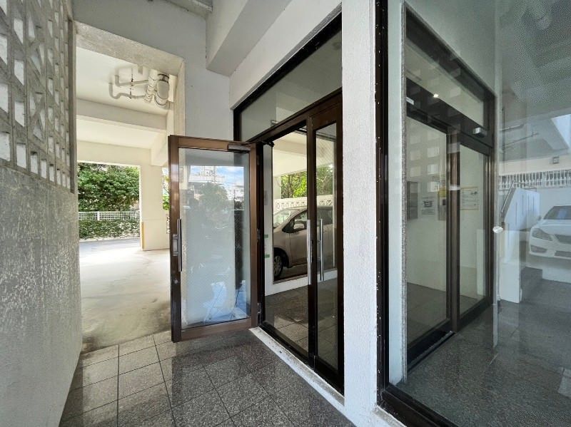 2DK Apartment for Rent in Urasoe, Okinawa - Garden White Chateau - Thumbnail 3
