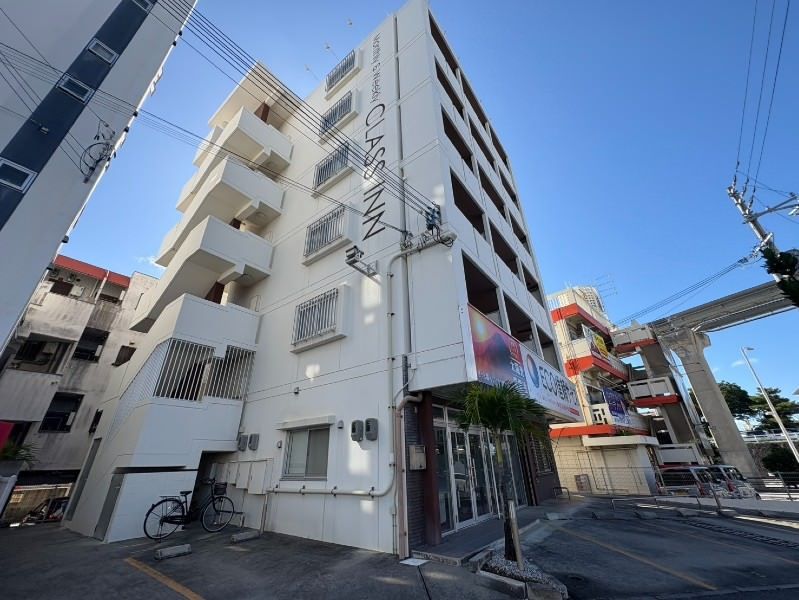 Modern 1K Apartment for Rent in Naha, Okinawa with Free Internet - Thumbnail 2
