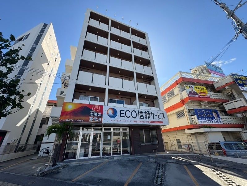 Modern 1K Apartment for Rent in Naha, Okinawa with Free Internet - Thumbnail 3