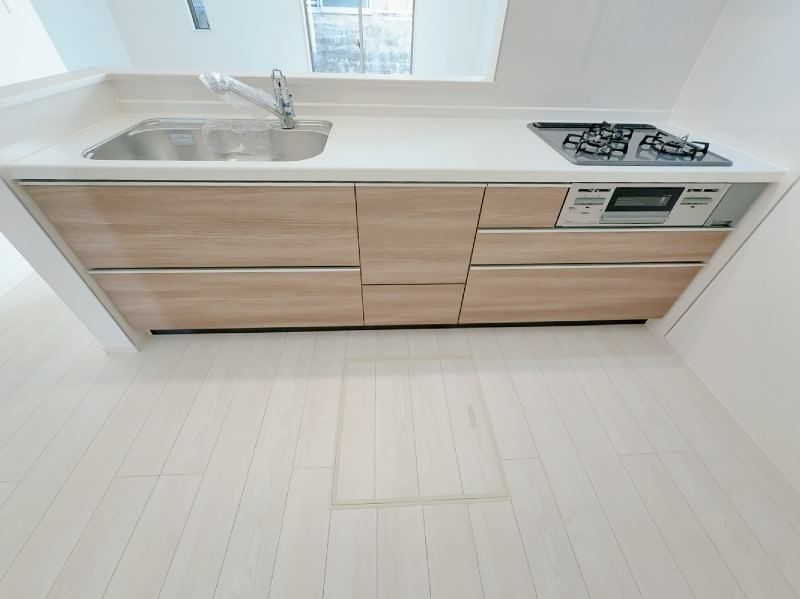 New 4LDK House in Naha Gushi with Balcony and Parking - Thumbnail 4