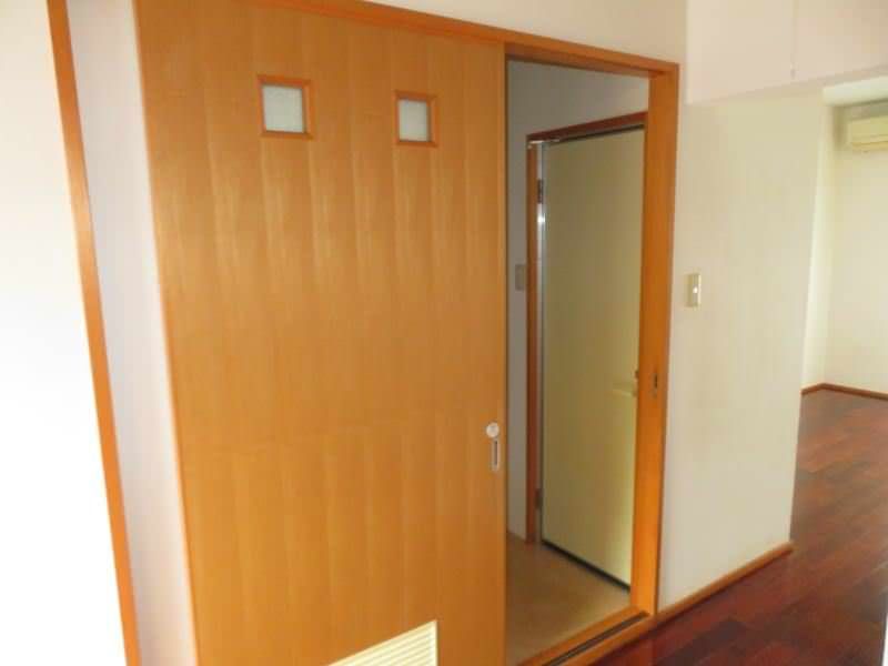 1R Apartment for Rent in Ginoza Village, Okinawa - 23.1 sqm - Thumbnail 2