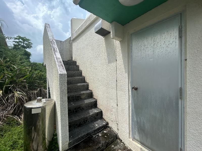 Uruma Single-Story House with Rooftop and Sea Views - Thumbnail 3