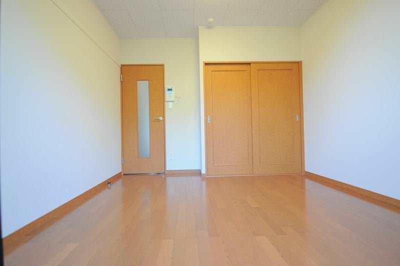 Leopalace Miyarabi 1K Apartment for Rent in Yaebaru, Okinawa - Thumbnail 4