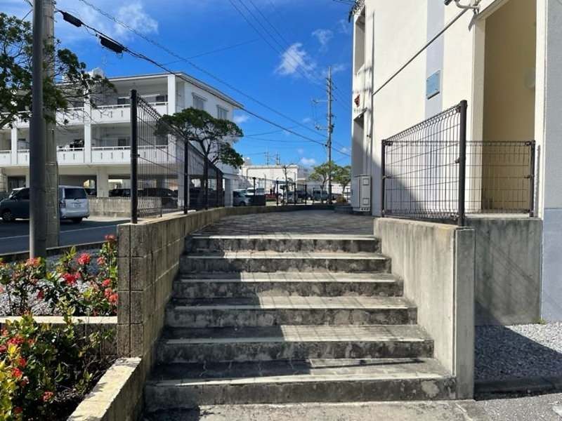 Leopalace Miyarabi 1K Apartment for Rent in Yaebaru, Okinawa - Thumbnail 2