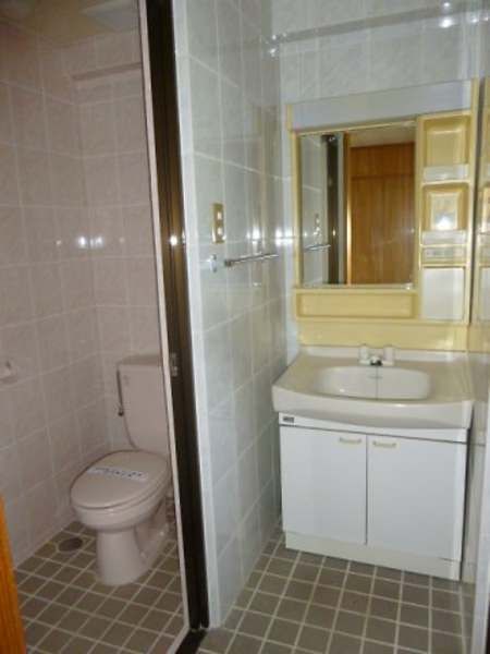 Park Side B 2DK Apartment for Rent in Nishihara, Okinawa - Thumbnail 3